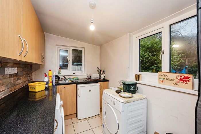 3 Bedroom End Of Terrace House For Sale In Heol Gwys, Upper Cwmtwrch, Swansea, Powys, SA9