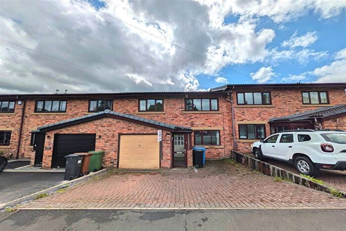 3 Bedroom Terraced House To Rent In Compstall, Stockport, SK6