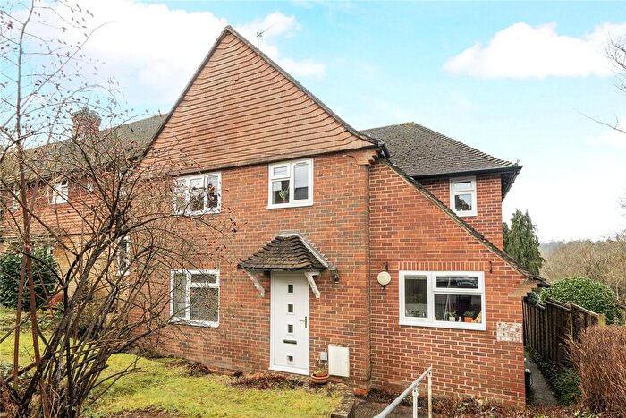 2 Bedroom Maisonette For Sale In Haslemere, Surrey, GU27