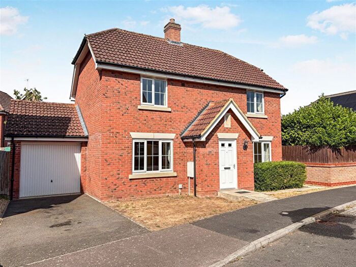 4 Bedroom Detached House For Sale In Bilberry Close, Red Lodge, IP28