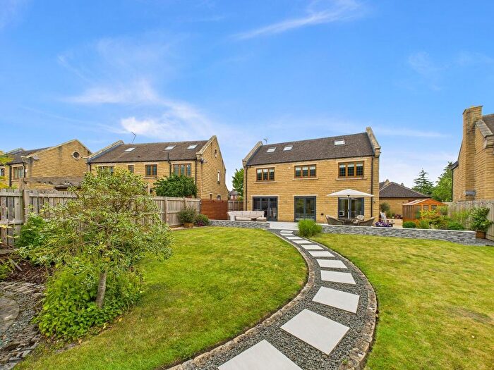 6 Bedroom Detached House For Sale In Westwinds, Ackworth, Pontefract, WF7