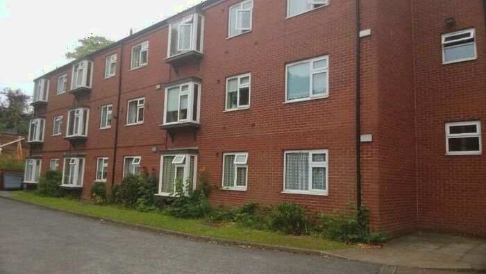 1 Bedroom Flat To Rent In Heneage Road, Grimsby, Lincolnshire, DN32