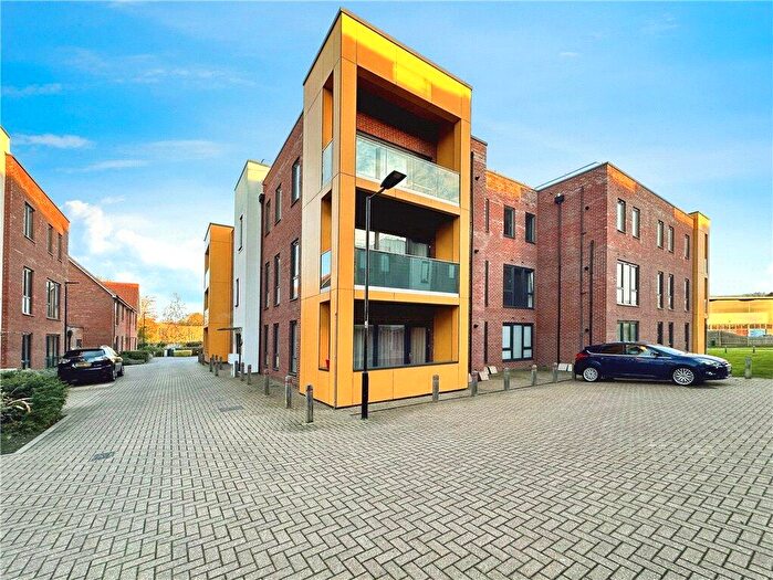 2 Bedroom Apartment For Sale In Cole Court, Southend-on-Sea, Essex, SS2