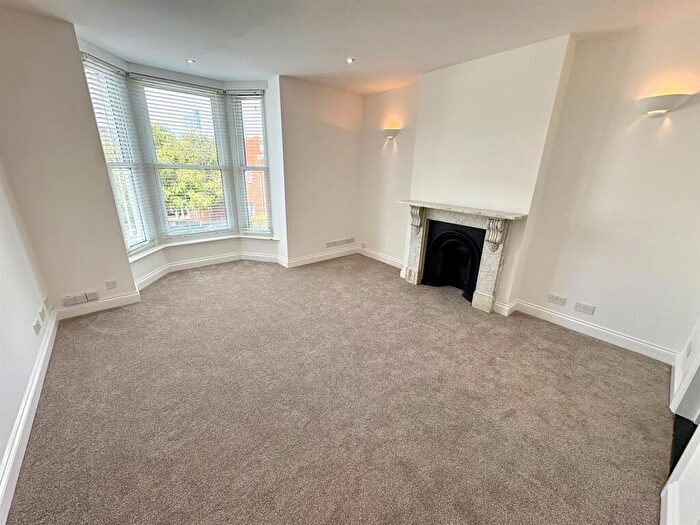 2 Bedroom Flat For Sale In Lansdowne Street, Southsea, PO5