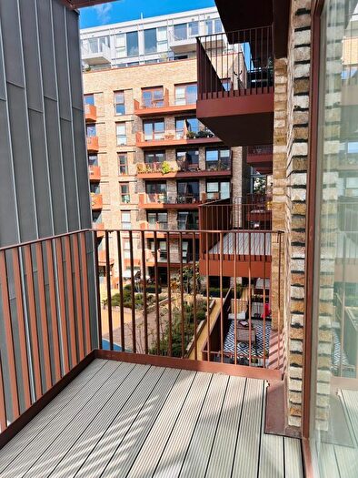 2 Bedroom Flat To Rent In Wray Avenue, London, E16