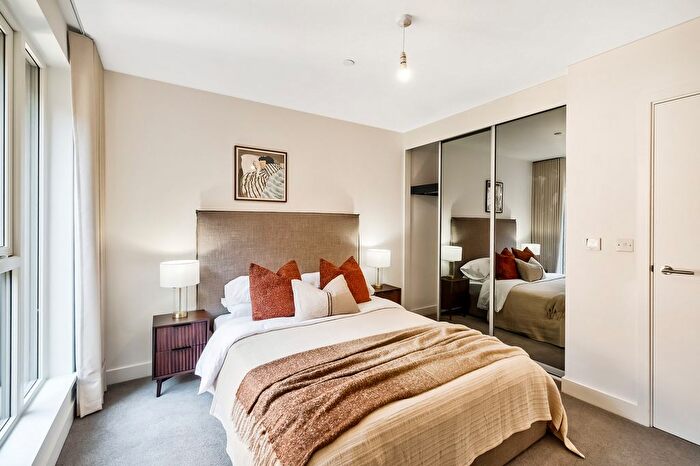 1 Bedroom Flat For Sale In Civic Street, Hounslow, TW3