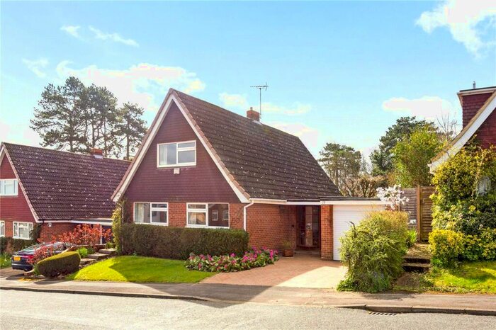 5 Bedroom Detached House To Rent In Barnards Hill, Marlow, Buckinghamshire, SL7