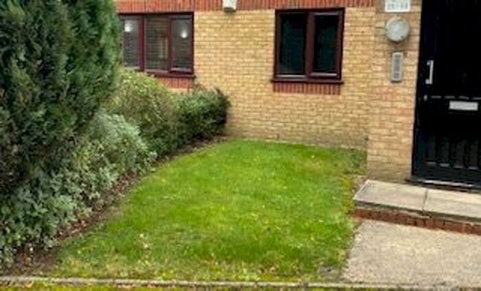 1 Bedroom Flat To Rent In Courtlands Close, Watford WD24