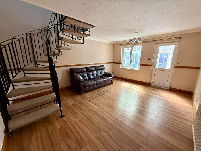 2 Bedroom Terraced House To Rent In London, E6