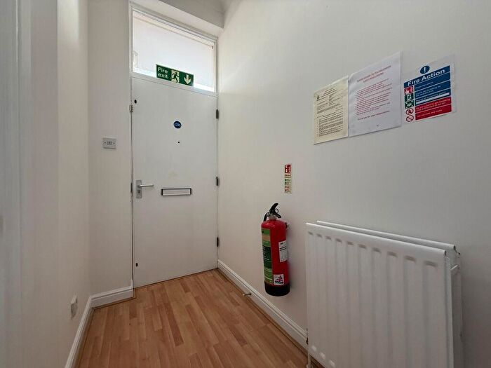 4 Bedroom Town House To Rent In , Belmont Street, Glasgow, G12