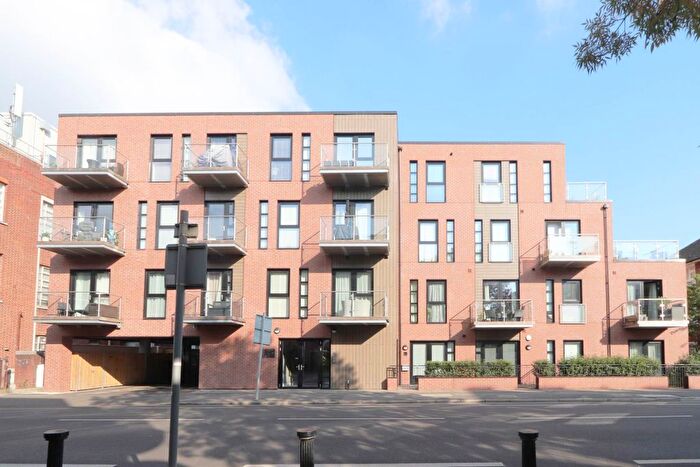 1 Bedroom Flat To Rent In Coombe Road, New Malden, KT3