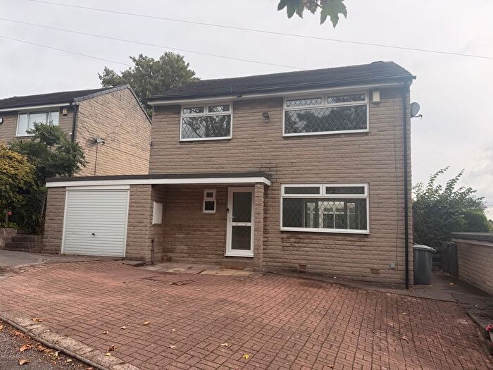 3 Bedroom Detached House To Rent In Track Road, Batley, WF17