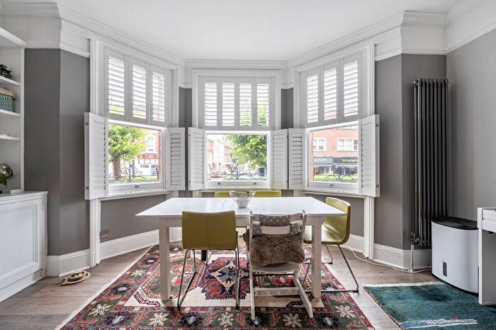 2 Bedroom Flat For Sale In Fulham Road, Fulham, London, SW6