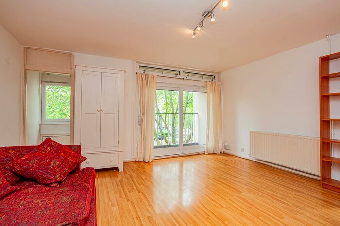 4 Bedroom Flat To Rent In Cedars Road, London, SW4