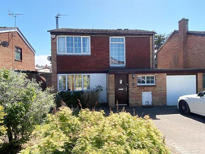 3 Bedroom Detached House For Sale In Purfield Drive, Wargrave, Berkshire, RG10