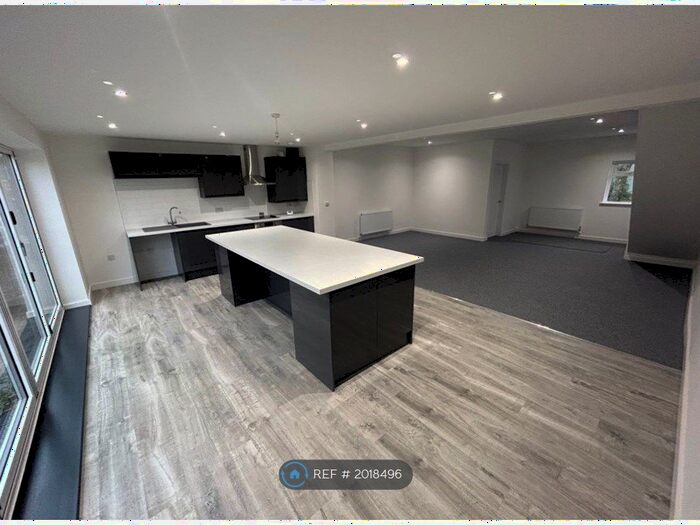 4 Bedroom Bungalow To Rent In Greenway Road, Rumney, Cardiff, CF3