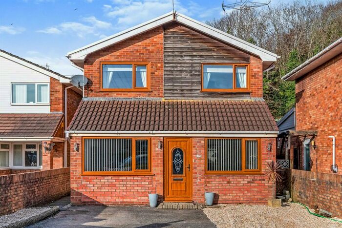 3 Bedroom Detached House For Sale In St. Marys Close, Briton Ferry, Neath, SA11