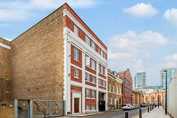 2 Bedroom Flat To Rent In Fairclough Street, Aldgate, E1