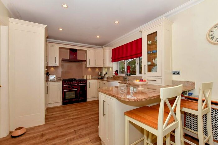 5 Bedroom Detached House For Sale In Ryecroft, Longfield Hill, Longfield, Kent, DA3