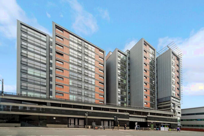 2 Bedroom Apartment To Rent In Lancefield Quay, Glasgow, G3