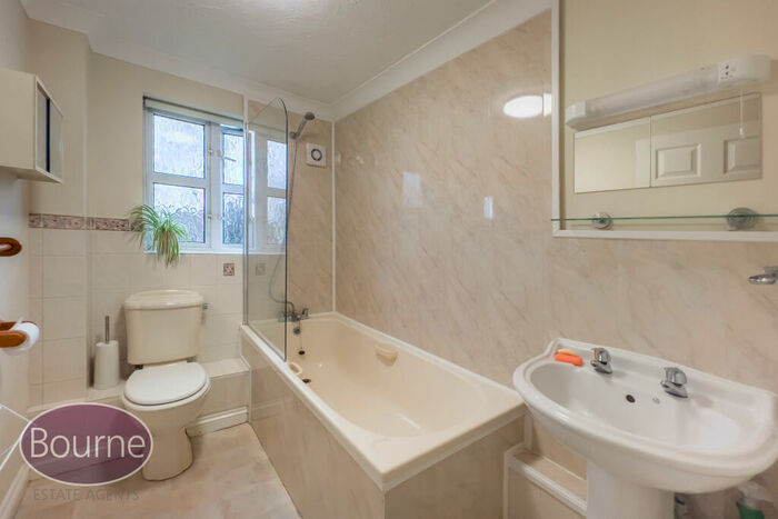2 Bedroom Apartment To Rent In Riverview Gardens, Cobham, Surrey, KT11