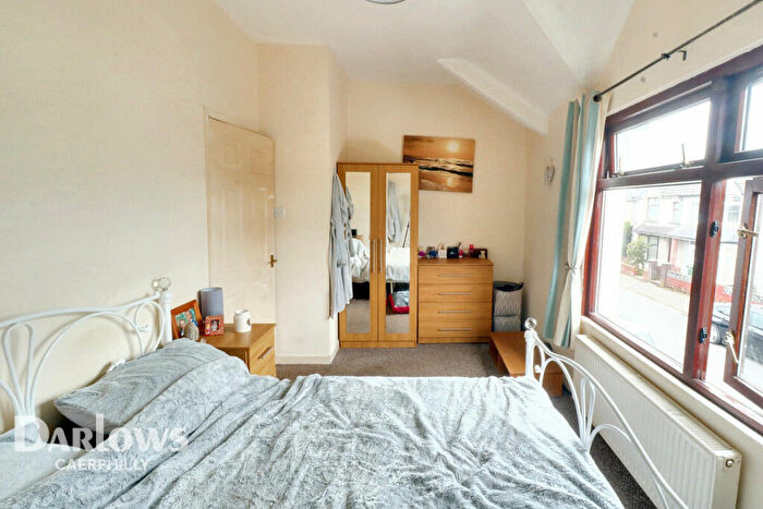 3 Bedroom End Of Terrace House For Sale In Penallta Road, Hengoed, CF82