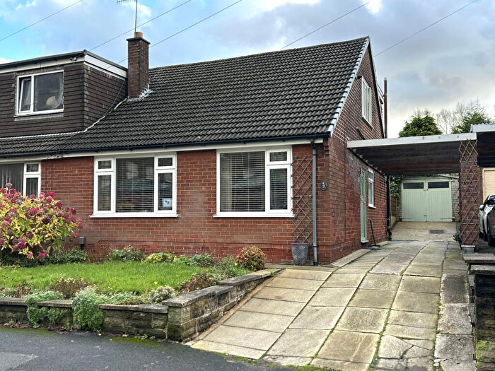3 Bedroom Semi-Detached Bungalow For Sale In Oozewood Road, Royton, Oldham, OL2