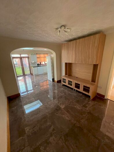 3 Bedroom Semi-Detached House To Rent In Heath Road, Hounslow, TW3