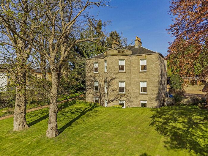 2 Bedroom Flat For Sale In Main Street, Perth, PH2
