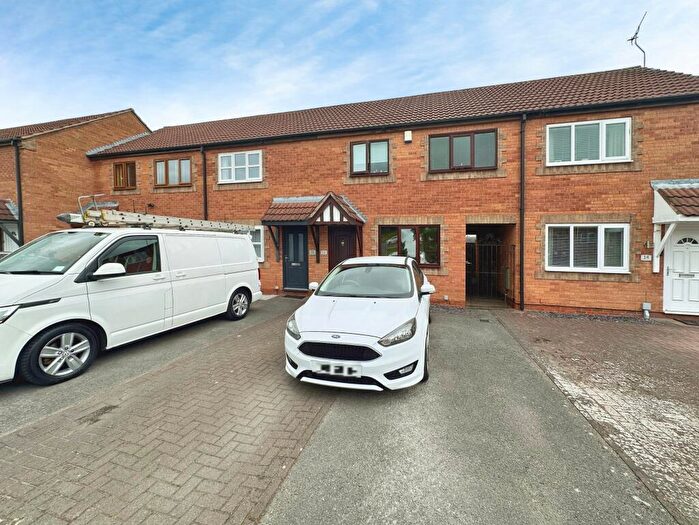 3 Bedroom Town House For Sale In Oak Close, Castle Gresley, Swadlincote, Derbyshire, DE11