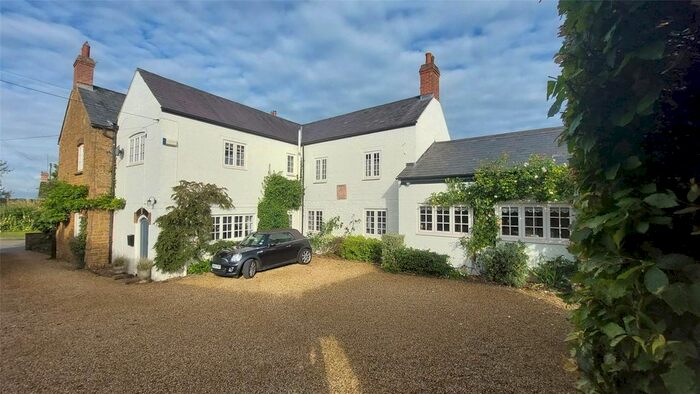 4 Bedroom Detached House For Sale In Manor Orchard, Horley, Banbury, OX15
