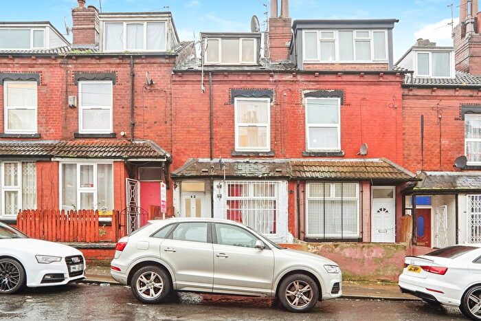 3 Bedroom Terraced House For Sale In Bellbrooke Place, Leeds, LS9