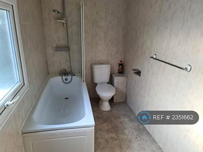 1 Bedroom Flat To Rent In Bank Street, Chatham, ME4