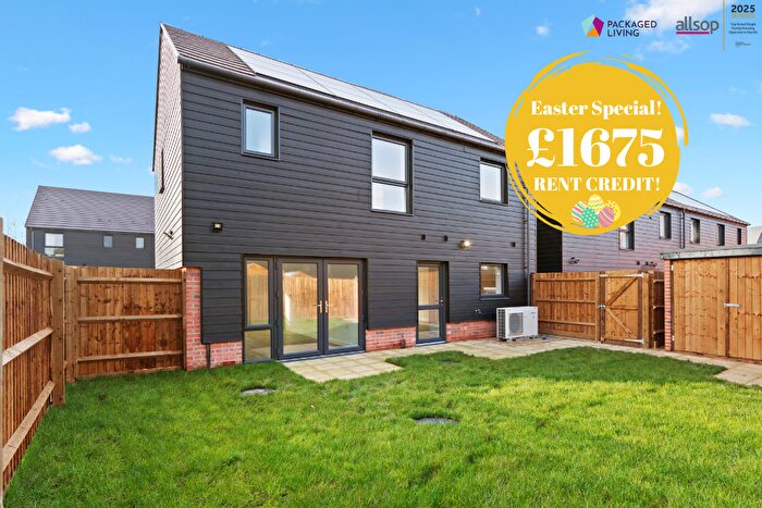 3 Bedroom Semi-Detached House To Rent In Eredine Crescent, Milton Keynes, Buckinghamshire, MK5