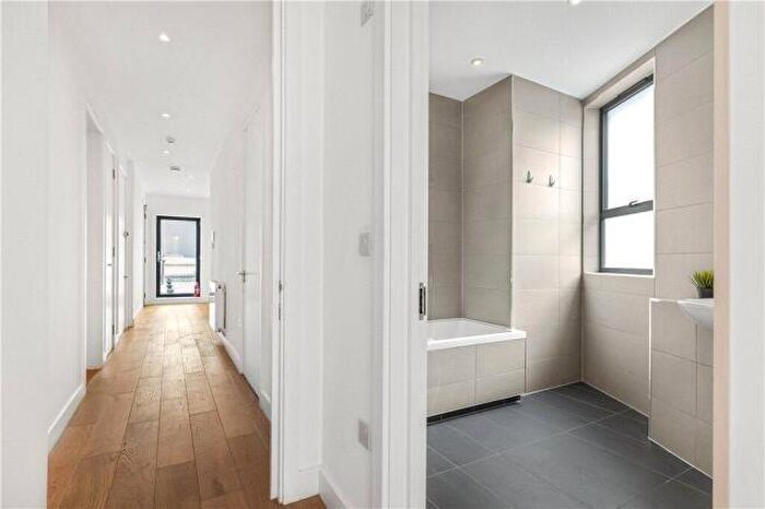 2 Bedroom Apartment For Sale In Vision House, Peerless Street, London, EC1V