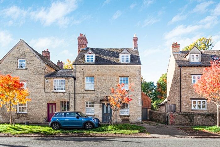 4 Bedroom Cottage To Rent In Manor Road, Woodstock, OX20