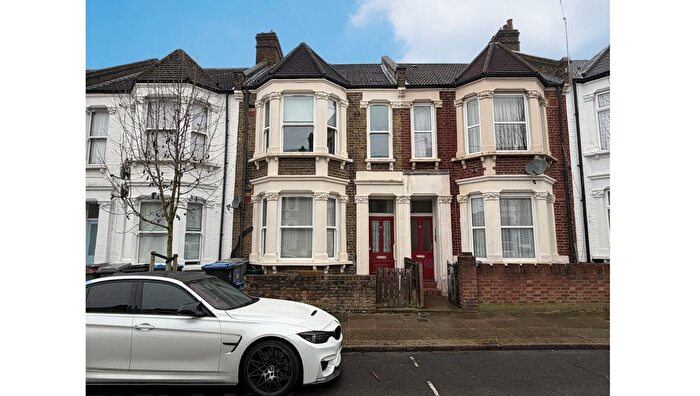 1 Bedroom Flat For Sale In B Compton Road, Kensal Rise, London, NW10