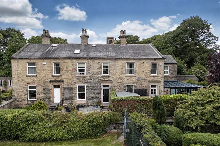 3 Bedroom Terraced House For Sale In Kirklands, Cleckheaton, West Yorkshire, BD19