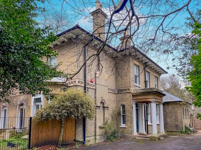 5 Bedroom Detached House To Rent In Bramley Hill, South Croydon, CR2