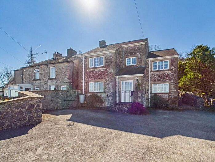 4 Bedroom Detached House For Sale In The Moor, Middleton, Matlock, DE4