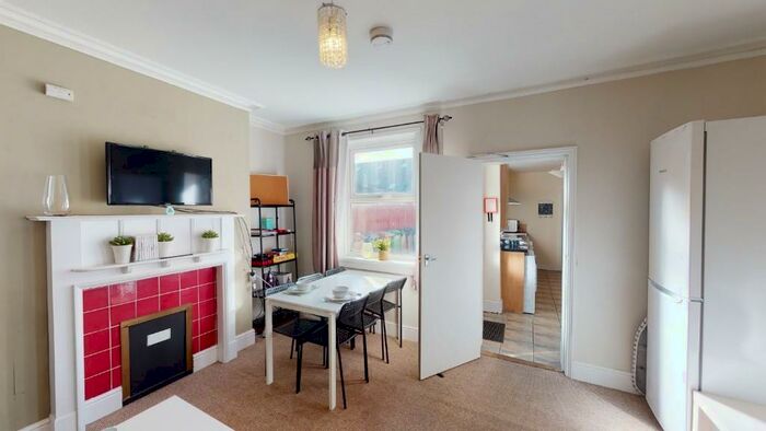 4 Bedroom Terraced House To Rent In Bed Student House For /, LN5