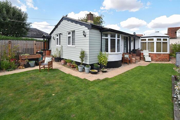 2 Bedroom Detached Bungalow For Sale In Swan Lane, Kelvedon Hatch, Brentwood, CM15