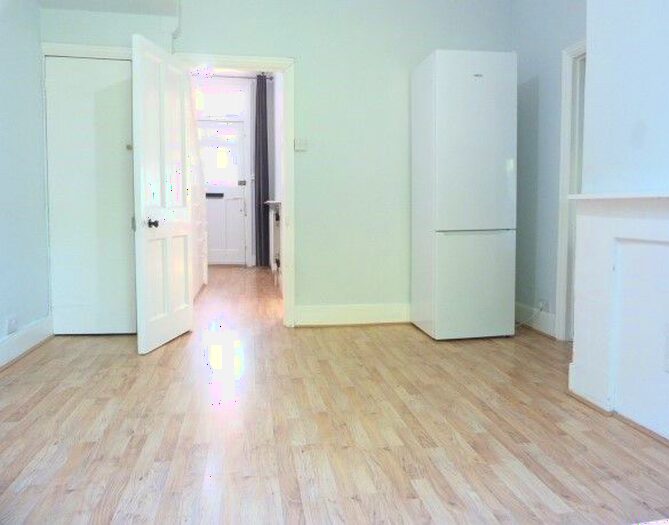 3 Bedroom Semi-Detached House To Rent In Shakespeare Road, Mill Hill, NW7