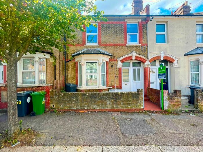 2 Bedroom Flat To Rent In Camden Road, Walthamstow, London, E17