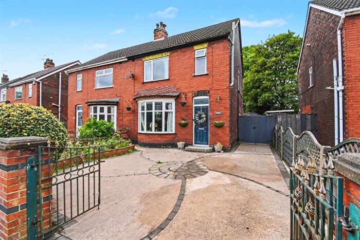 3 Bedroom House For Sale In Cemetery Road, Scunthorpe, DN16