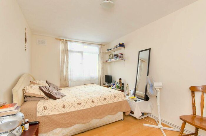 4 Bedroom Flat To Rent In Burrow House, Stockwell, London, SW9