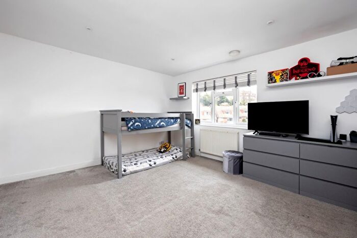 3 Bedroom Flat To Rent In Loyal Parade, Brighton, BN1