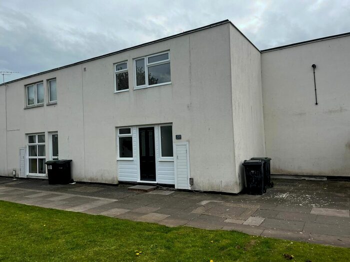 3 Bedroom House To Rent In Magennis Close, Gosport, PO13