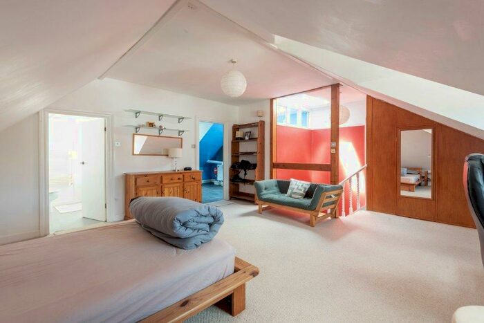 Flat To Rent In Chester Road, Northwood, Middlesex, HA6