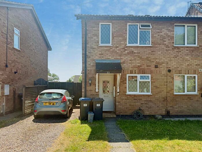 2 Bedroom Semi-Detached House To Rent In Stirling Avenue, Hinckley, LE10